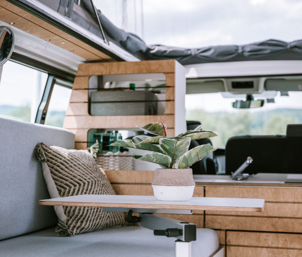 VW Bus Camper: Two Stories Camper Ausbau Allrounder