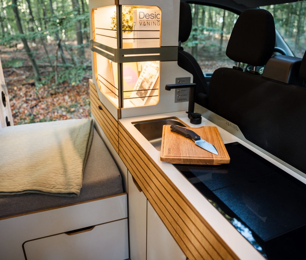 VW Bus Camper: Two Stories Camper Ausbau Allrounder 2.0